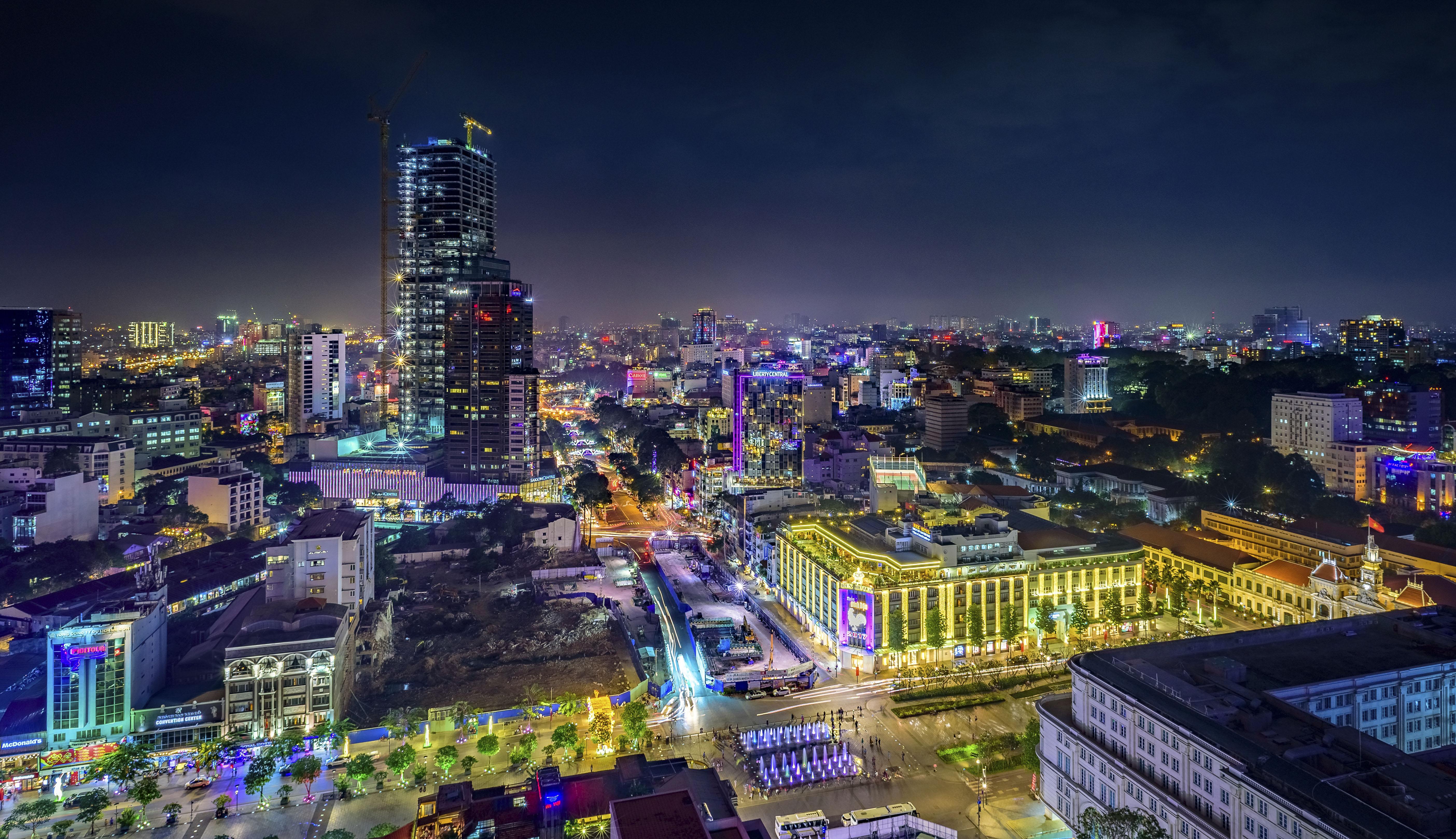 Caravelle Saigon Otel Ho Şi Min Dış mekan fotoğraf Aerial view of the city centre